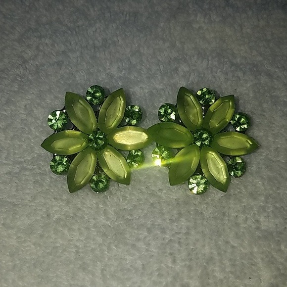 Brand new earings - Picture 1 of 2